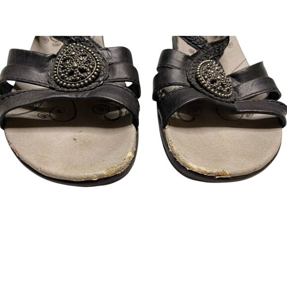 Bare Traps Jovial Wedge Slingback Sandals Leather Strap Medallion Detail 6.5M - Picture 5 of 16